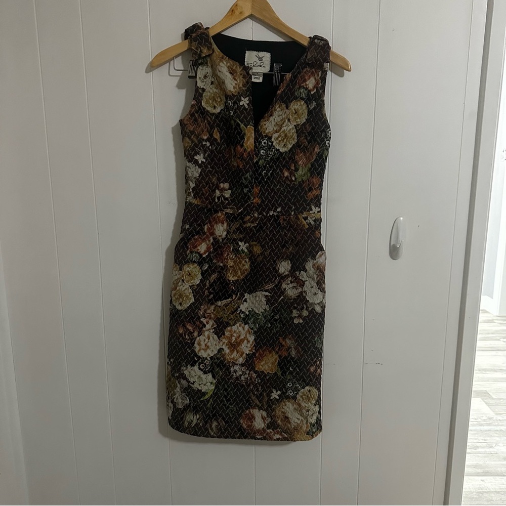 Tabitha Brown Cream Sheath Mini Dress V-neck Night Out